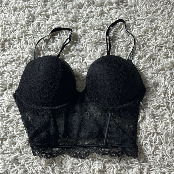 Elegant Black Lace Bralette - Picture 7 of 8
